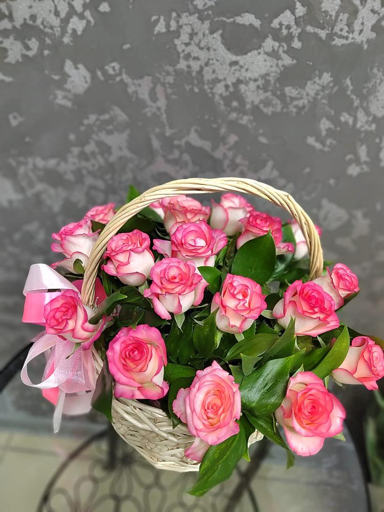 Цветочная композиция из Розы в корзине в Поселок пансионат Клязьминское водохранилище