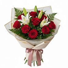 Букет цветов из:  Лилии и Розы в Поселок пансионат Клязьминское водохранилище