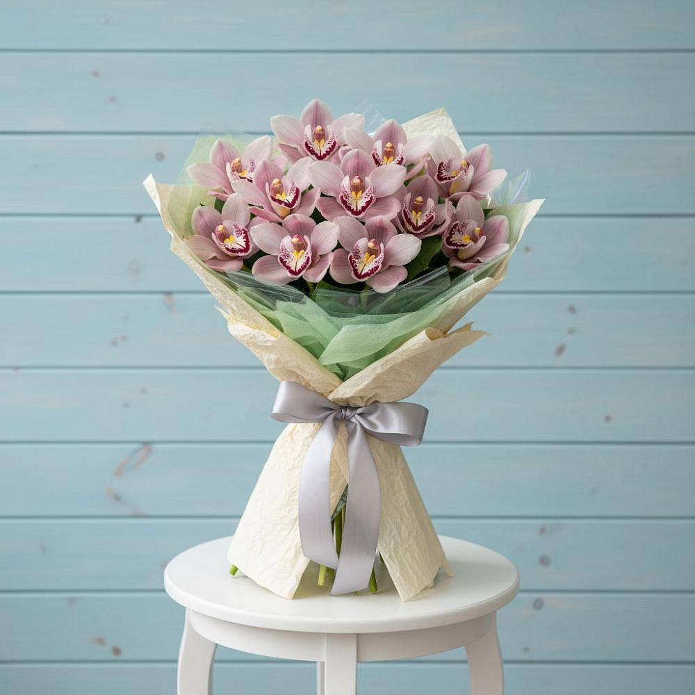 Букет цветов из: Орхидеи и Розы в Поселок пансионат Клязьминское водохранилище