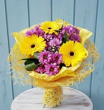Букет цветов из:  Хризантемы и Герберы в Поселок пансионат Клязьминское водохранилище