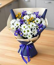 Букет цветов из:  Розы, Ирисы и Хризантемы в Поселок пансионат Клязьминское водохранилище