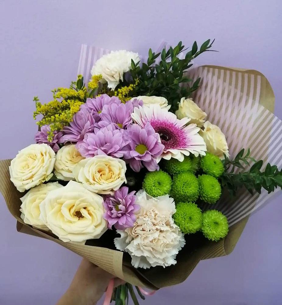 Букет цветов из: Хризантемы, Розы, Гвоздики и Герберы в Поселок пансионат Клязьминское водохранилище