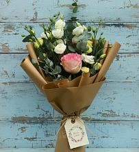 Букет цветов из:  Розы и Лизиантусы в Поселок пансионат Клязьминское водохранилище