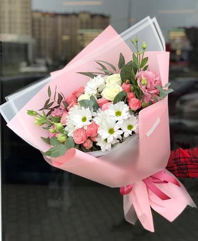 Букет цветов из: Розы, Лизиантусы и Хризантемы в Поселок пансионат Клязьминское водохранилище
